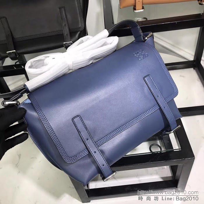 LOEWE羅意威 專櫃同步 Military Messenger 經典百搭信使包 男女同款 0169  jdl1080